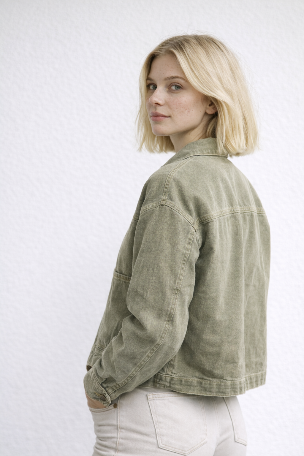 Sarah | Women's Classic Button-Front Denim Jacket
