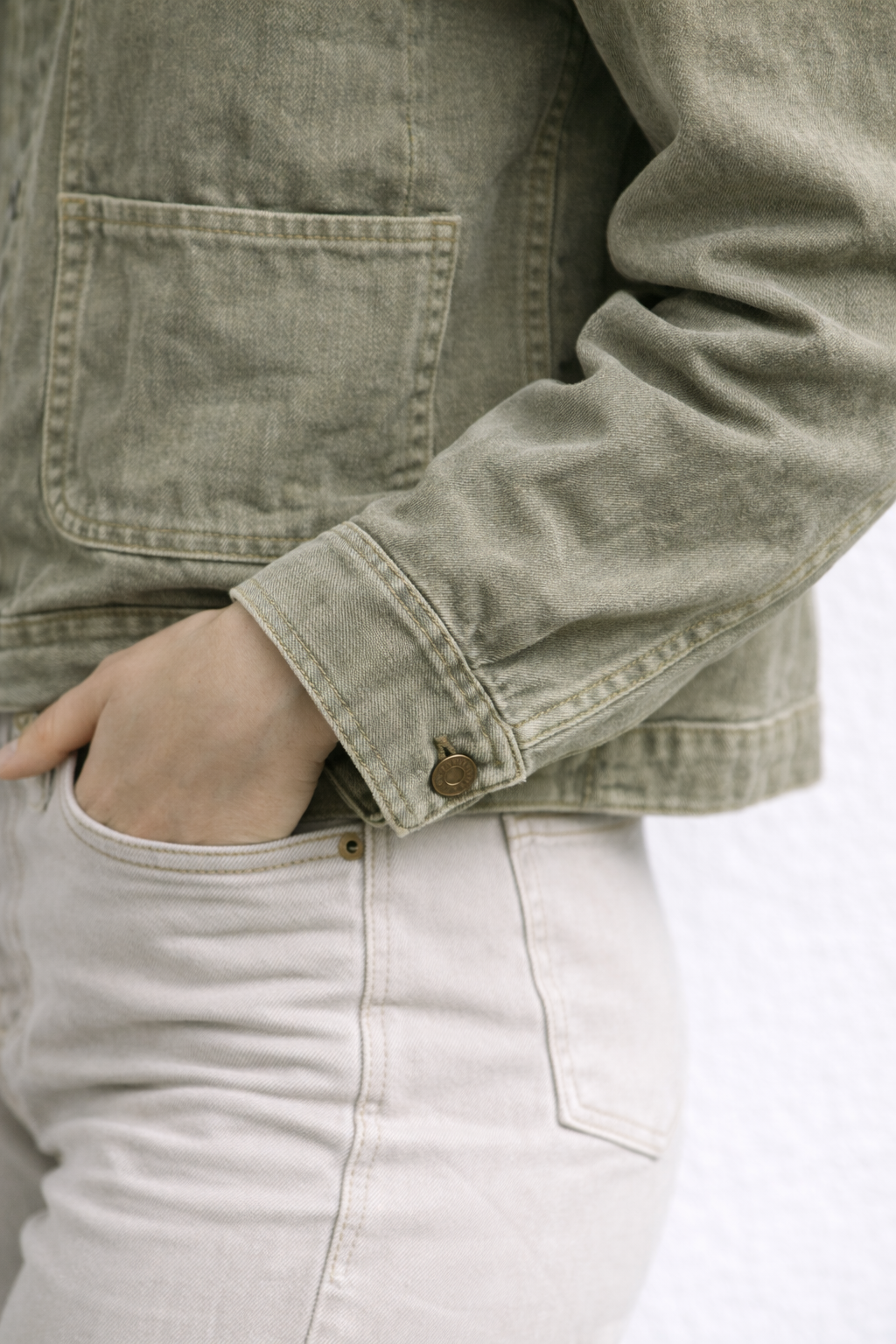 Sarah | Women's Classic Button-Front Denim Jacket