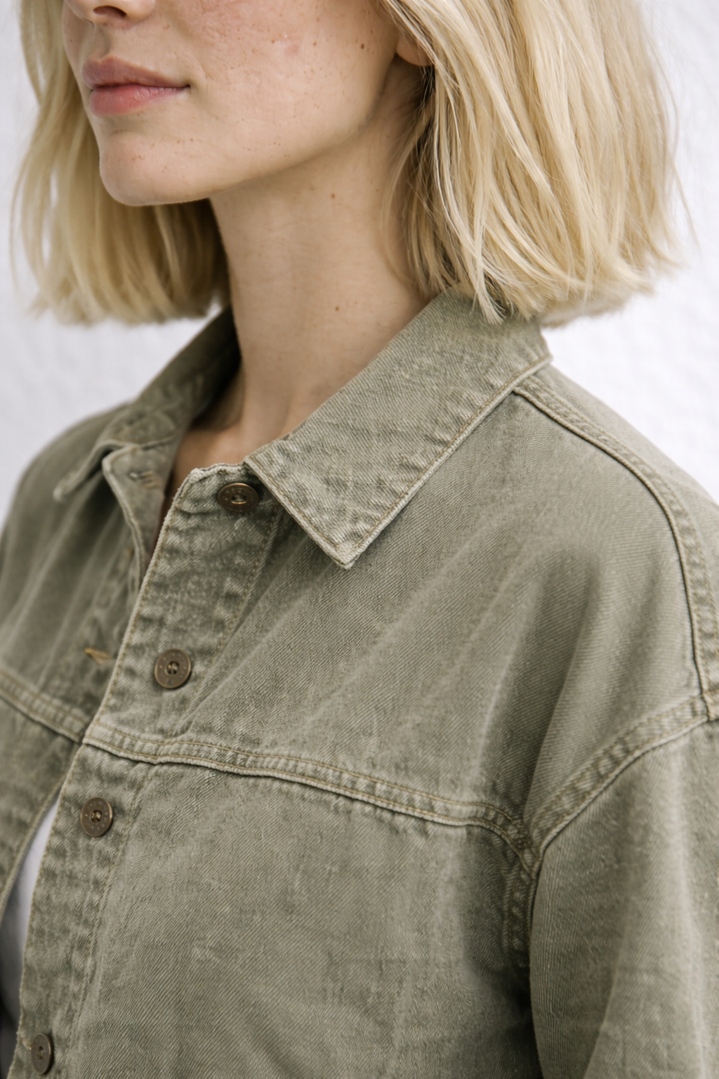 Sarah | Women's Classic Button-Front Denim Jacket