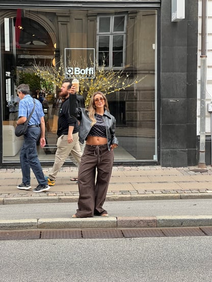 Zara | Women's Relaxed Low Rise Pants