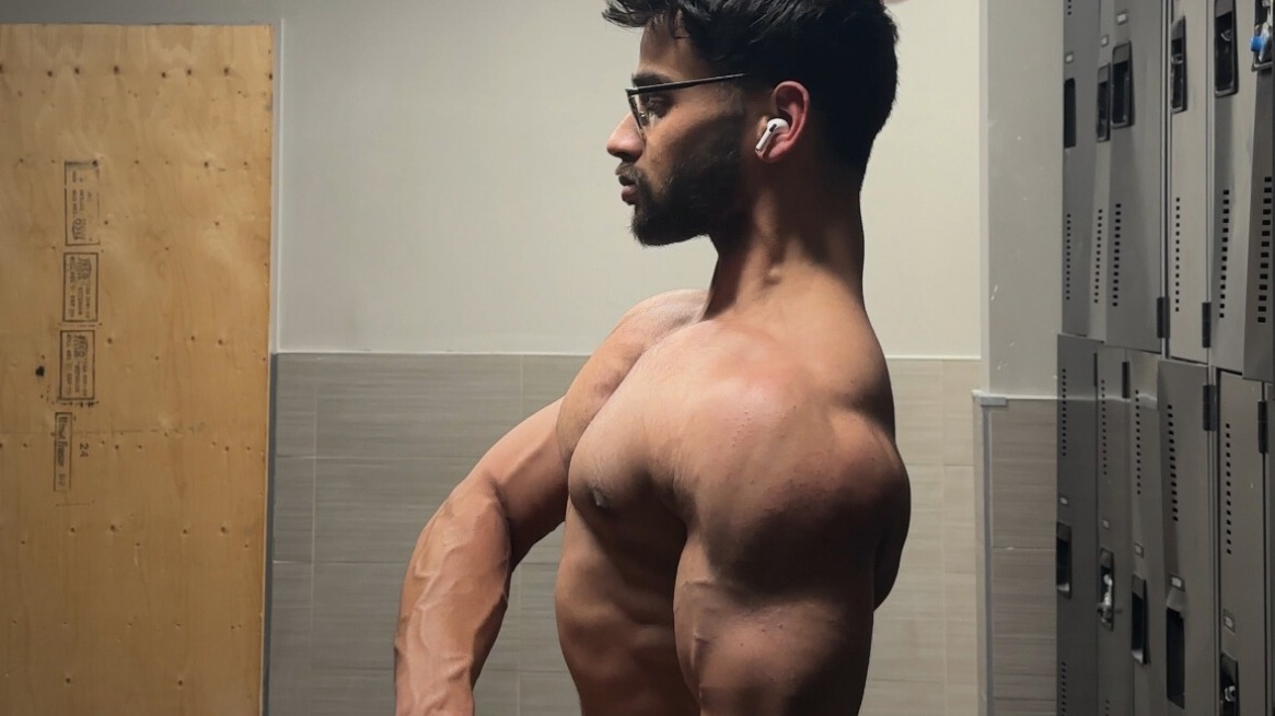  Muscle builder 