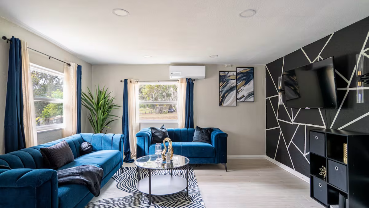 US Airbnb-Friendly Properties
