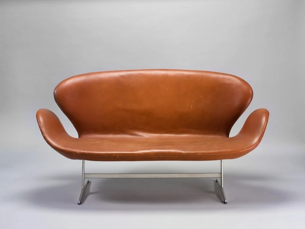 Sculpted Leather Settee, Cognac
