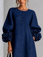 Robe midi bleu marine à boutons fleuris et poignets floraux