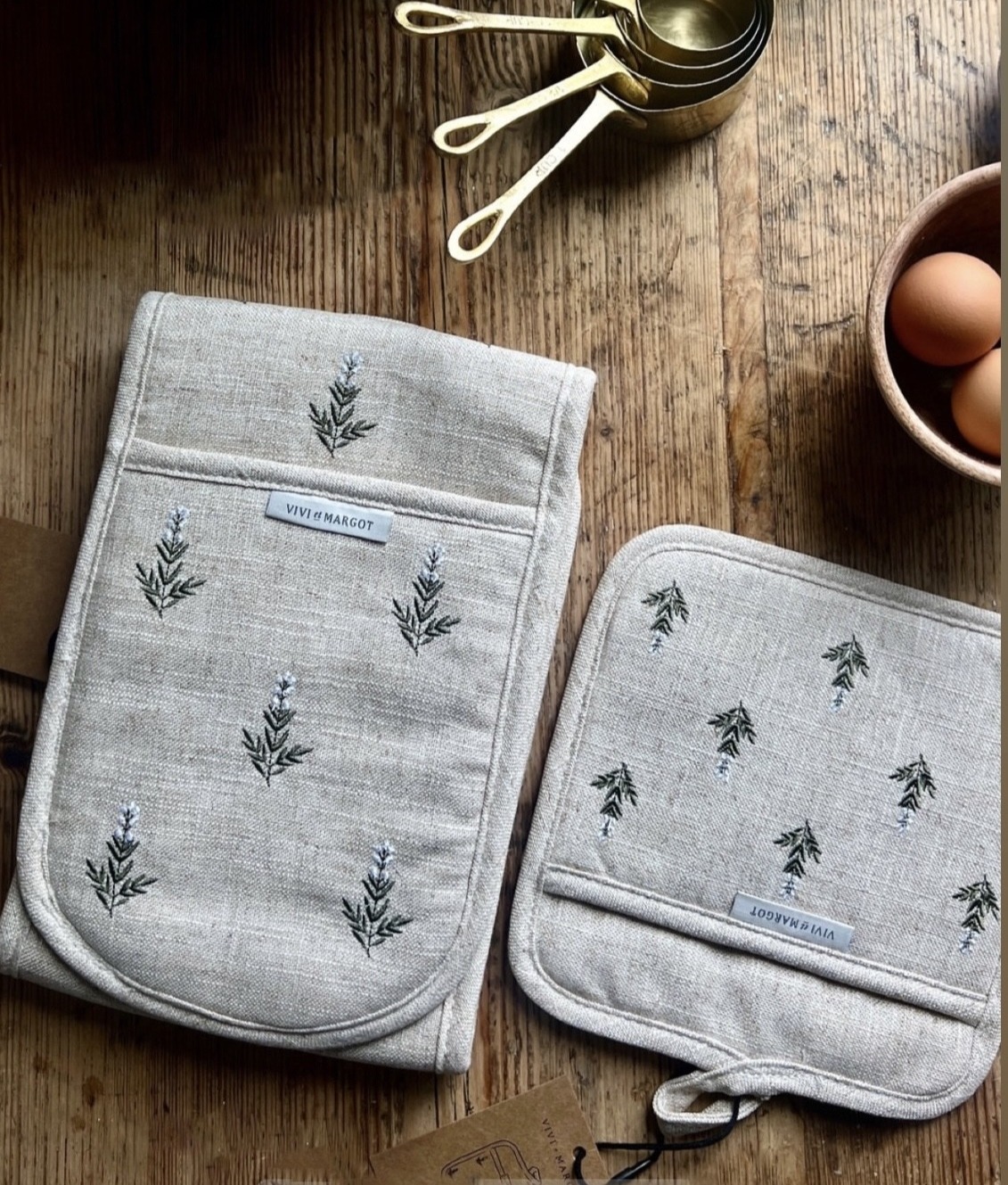 White Floral Embroidered Linen Oven Mitt