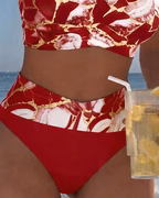 DÉCOUPE BIKINI BRETELLES
