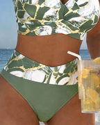 DÉCOUPE BIKINI BRETELLES