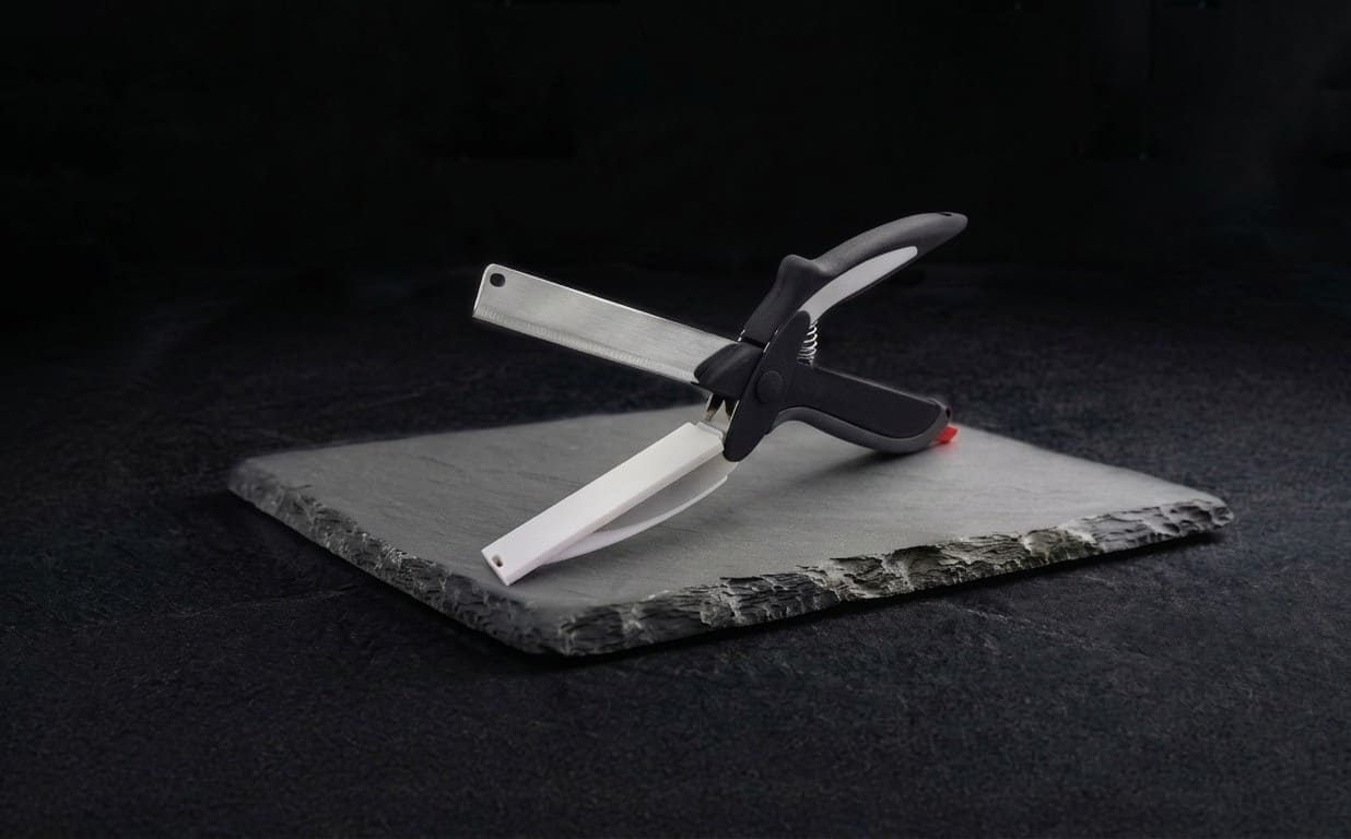 Smart 2-in-1 Kitchen Scissors with Built-In Cutting Board