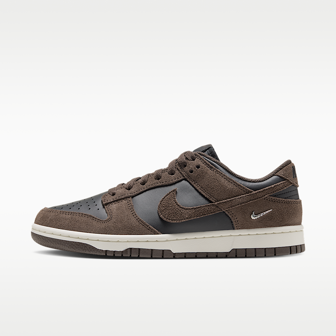 Nike Dunk Low Suede
