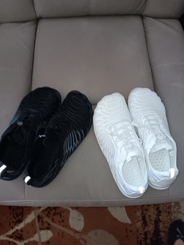 Customer photo review of Caspar Flex - Non-slip & waterproof winter barefoot shoe (Unisex) (BOGO)