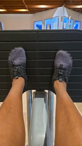 Customer photo review of Caspar Flex - Non-slip & waterproof winter barefoot shoe (Unisex)