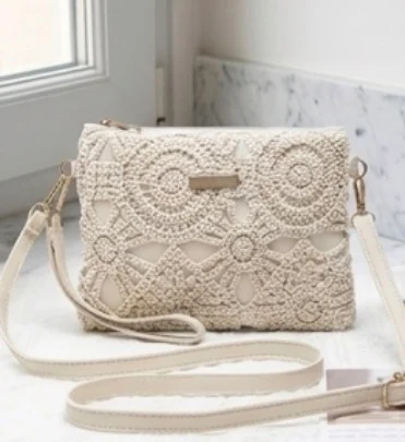 Pochette crochet beige