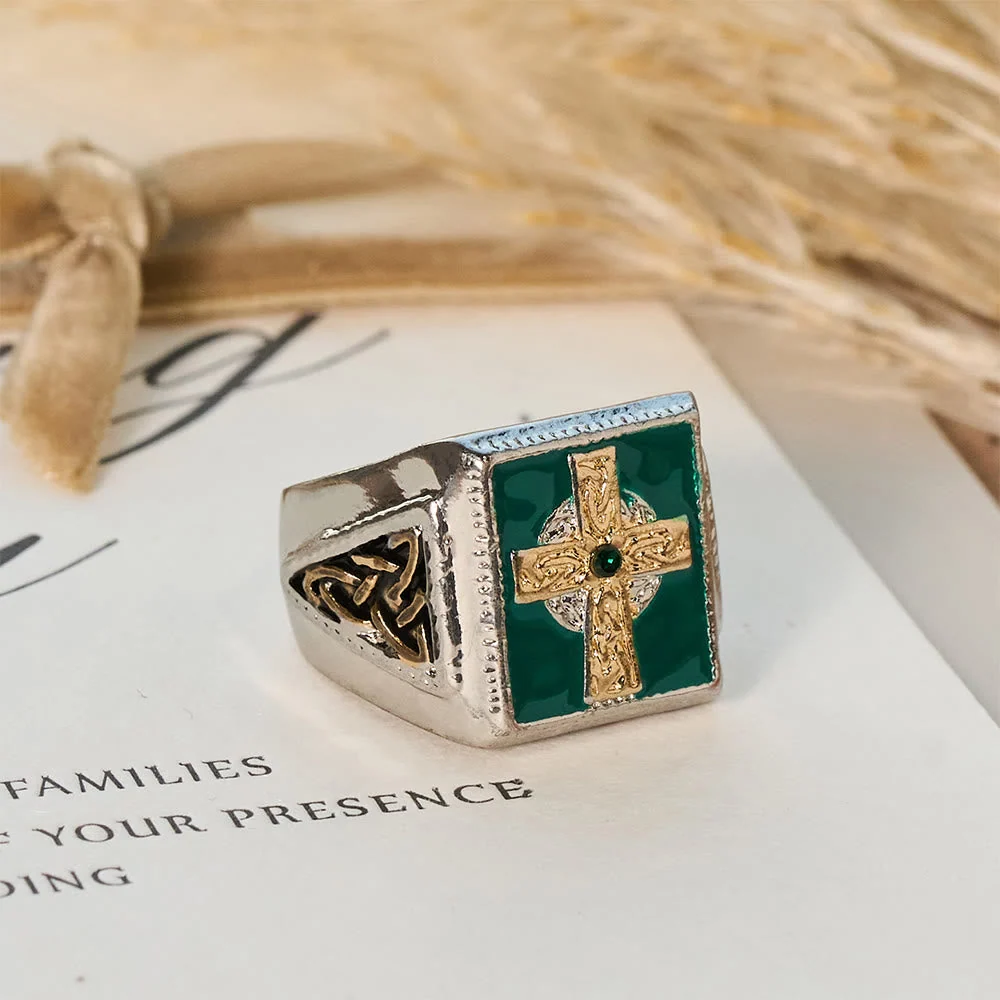 Vintage & Classic Crucifix Irish Celtic Blessing Ring