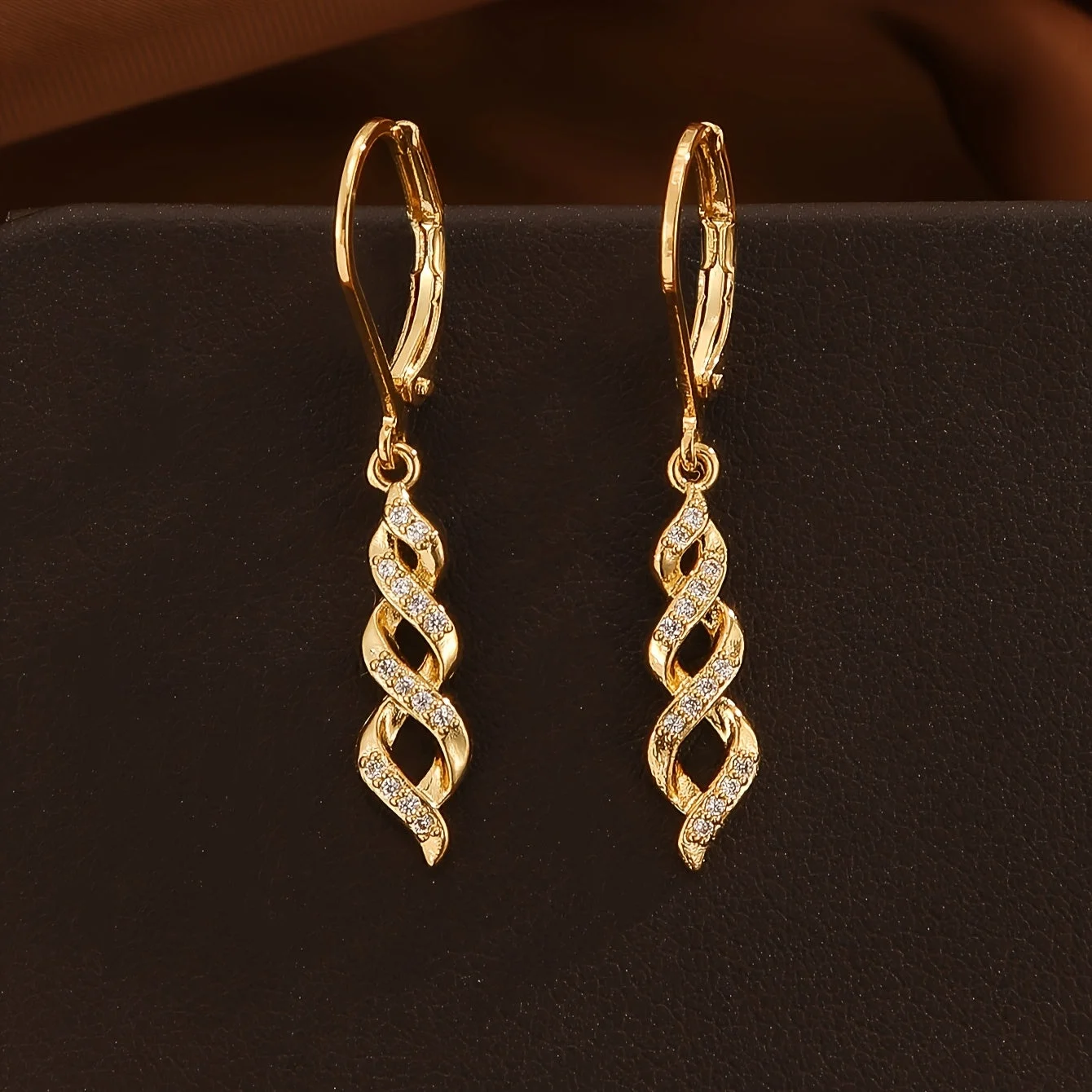 Shimmer Twist Ava Earrings | Gold
