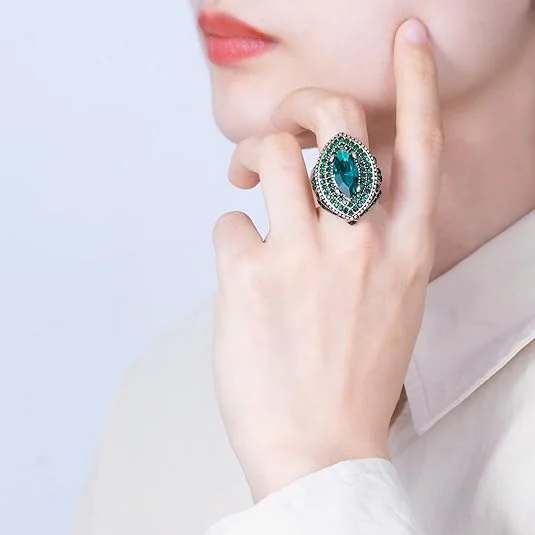 Emerald Regent Ring | Gold