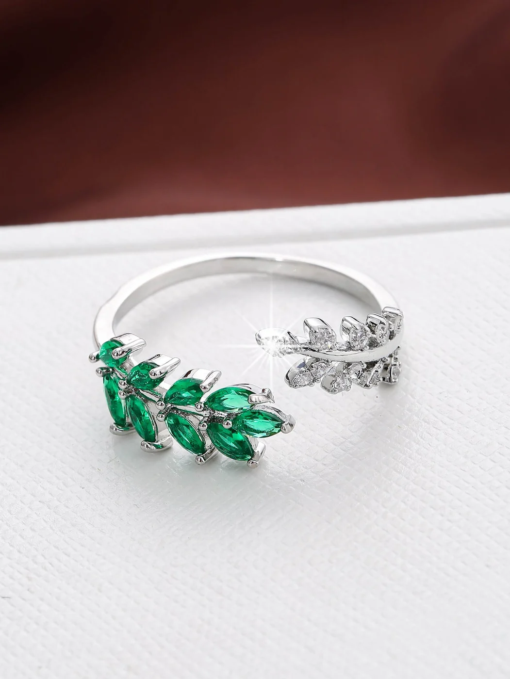 Vivara Lyselle Ring | White Gold
