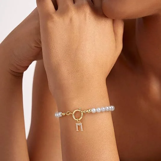 Auden Clé Letter Bracelet | Gold