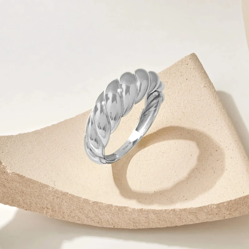 Croissant Ring | White Gold