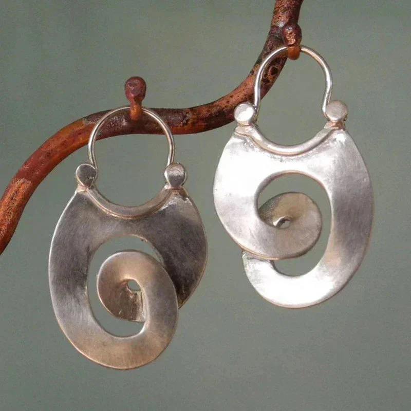 Antique Irregular Form Earrings | White Gold