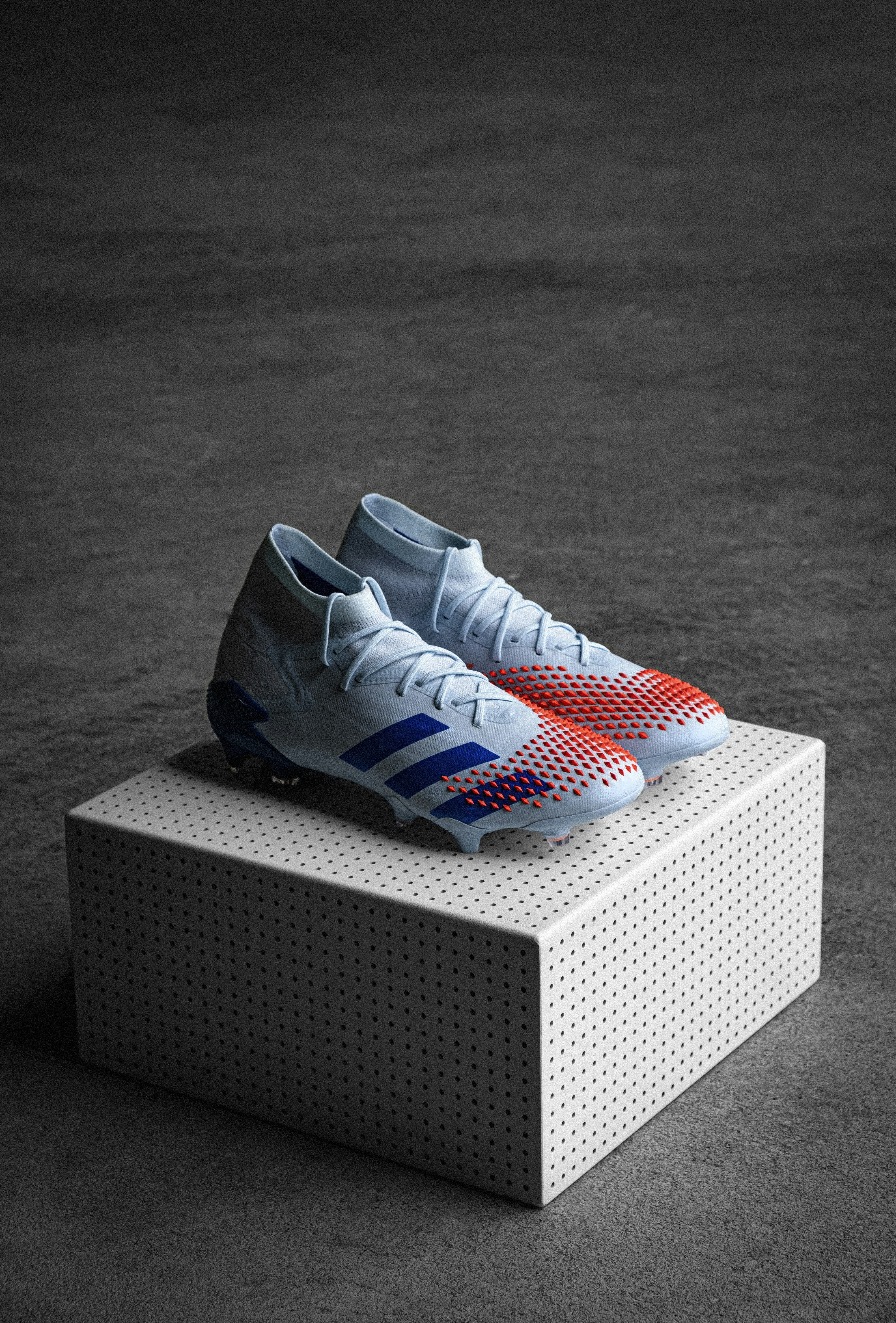 Soccer shoes