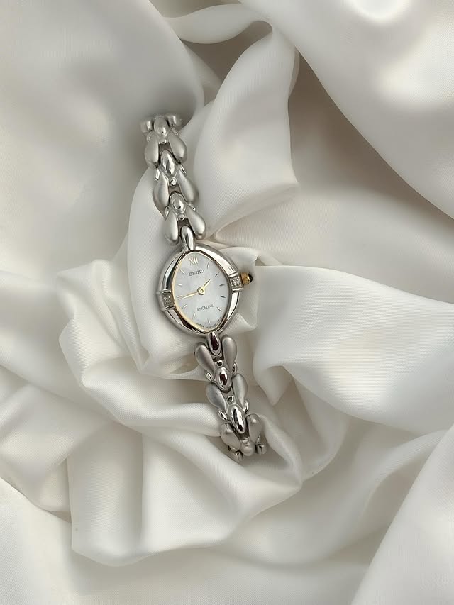 Seiko Exceline 1F20-6B60 VERY RARE 2pc Diamonds